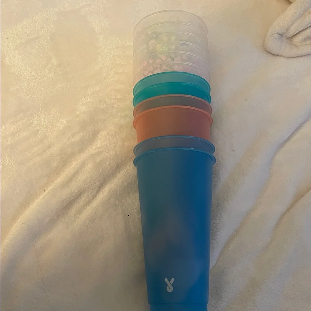 Meoky Plastic Cups with Lids and Straws - 12 Pack 24 oz Color Changing Cups